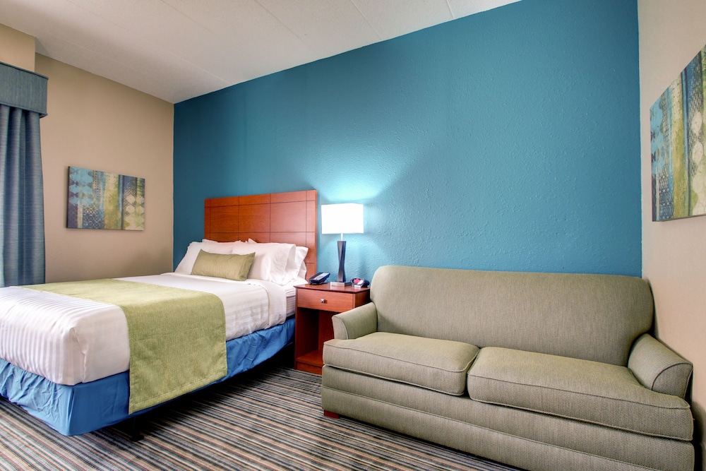 Standard Room, 1 Queen Bed, Non Smoking, Refrigerator & Microwave photo 2
