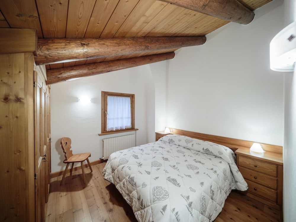 Apartment, 2 Bedrooms, Ground Floor photo 2