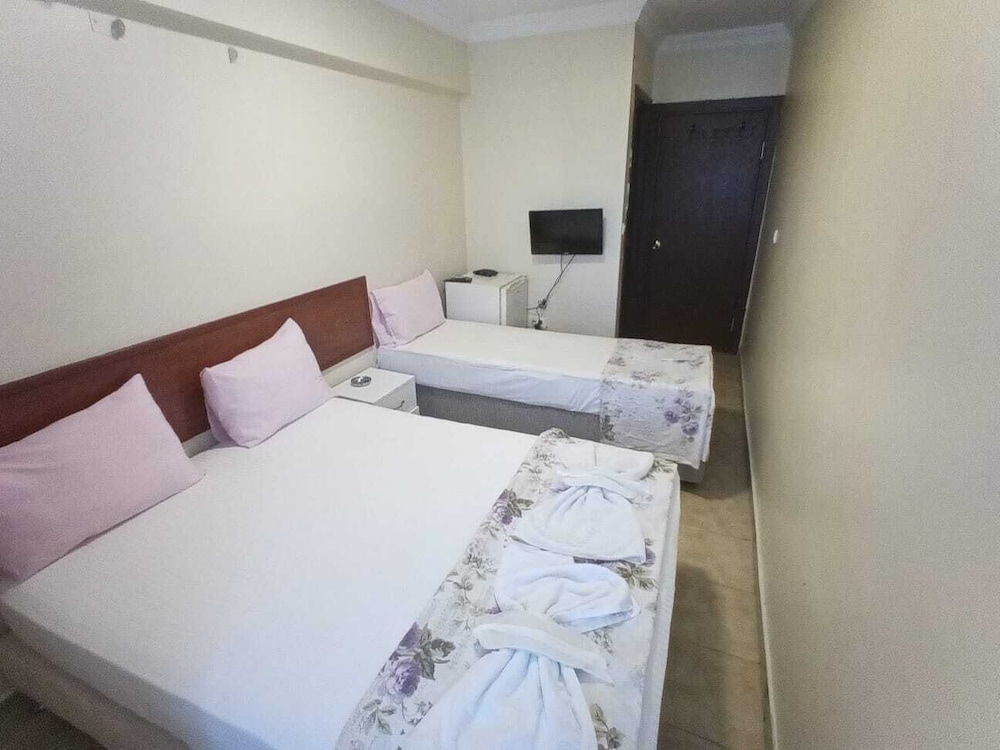 Standard Triple Room, 1 Bedroom, Non Smoking, City View photo 1