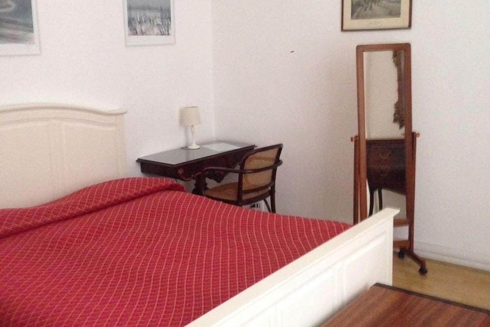 Economy Double Room, Partial Sea View