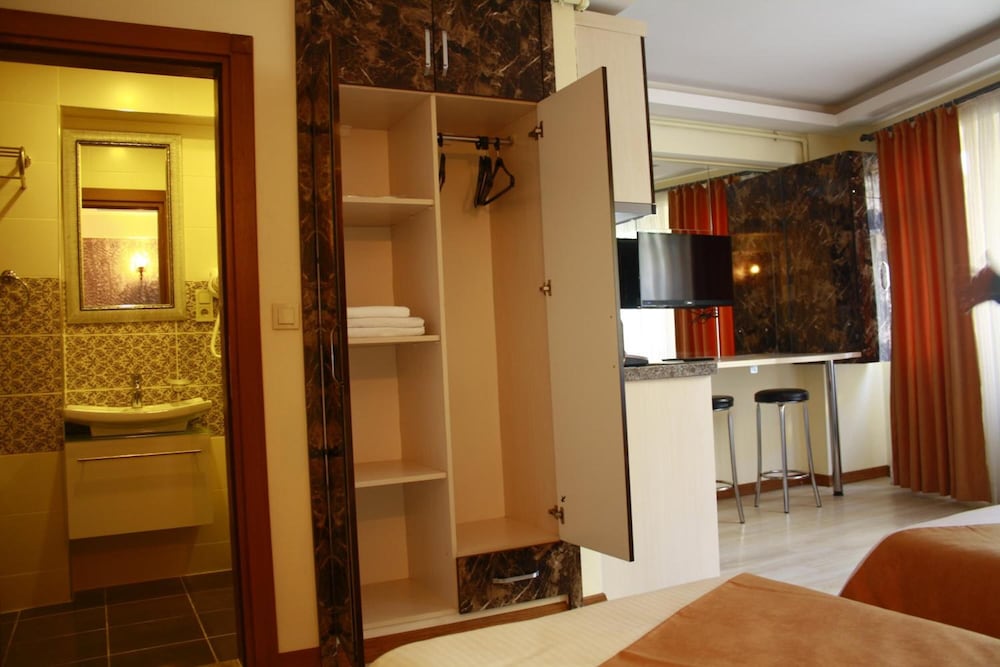 Penthouse photo 1
