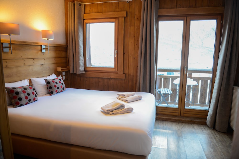 Quadruple Room (Mont Blanc) - Photo 2