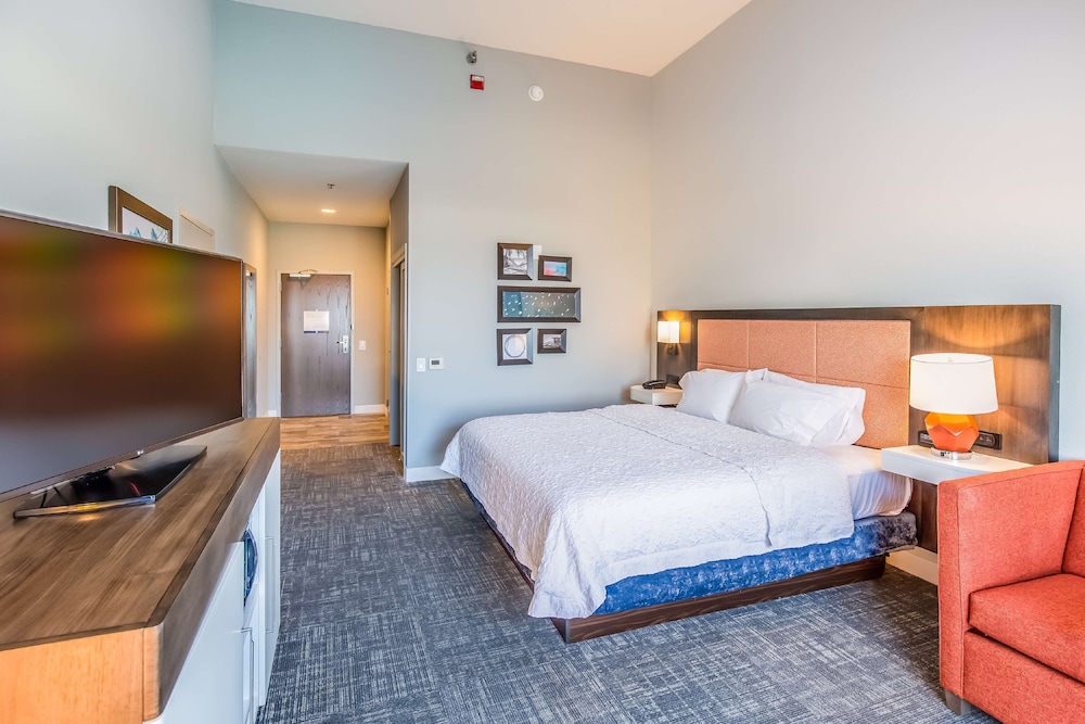 One King Bed, Acessible, Gulf View - No Balcony, Non-Smoking - Photo 7