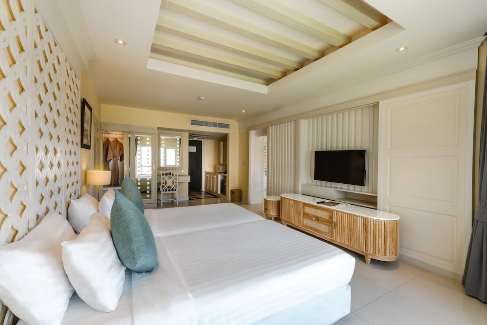 2 Bedroom Suite - Photo 4