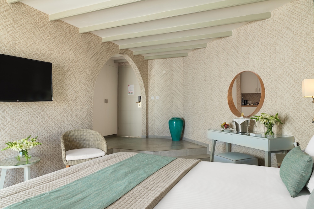 Junior Suite, 1 Queen Bed, Private Pool