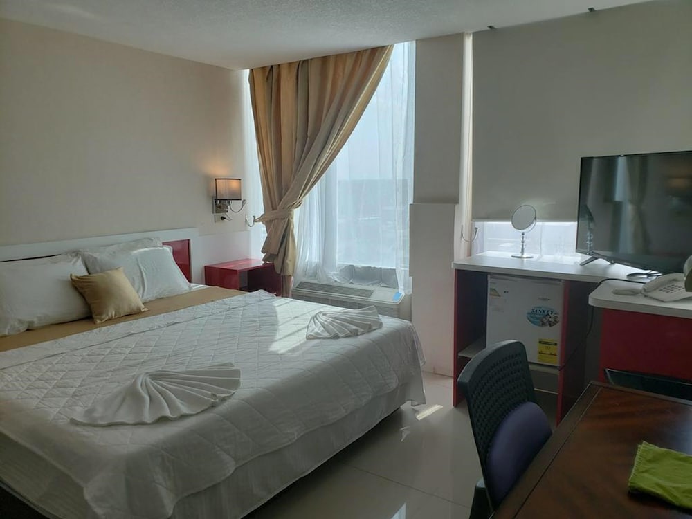 Luxury Double Room, 1 King Bed, Jetted Tub (Jacuzzi) photo 1