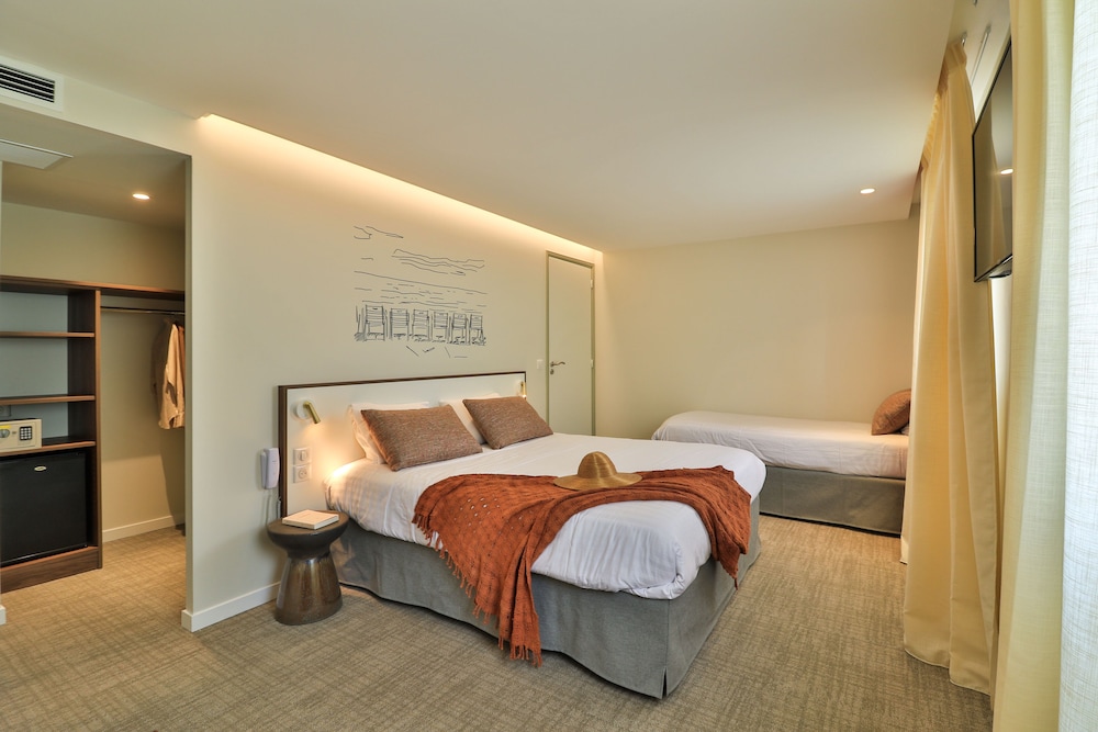 Superior Quadruple Room - Photo 2