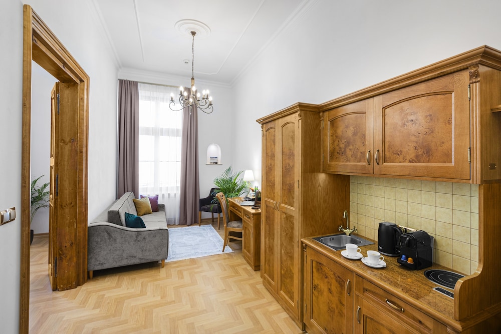 Deluxe Apartment - Photo 10