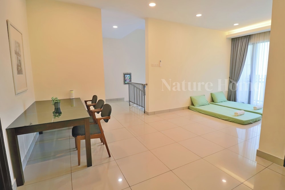 Comfort Villa, 4 Bedrooms, Beachfront - Photo 4