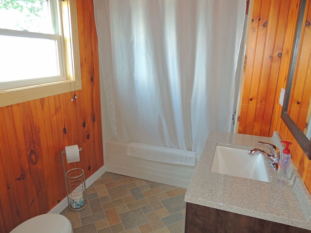 Cottage 23, 3 Bedrooms (slightly rustic/economical) photo 3
