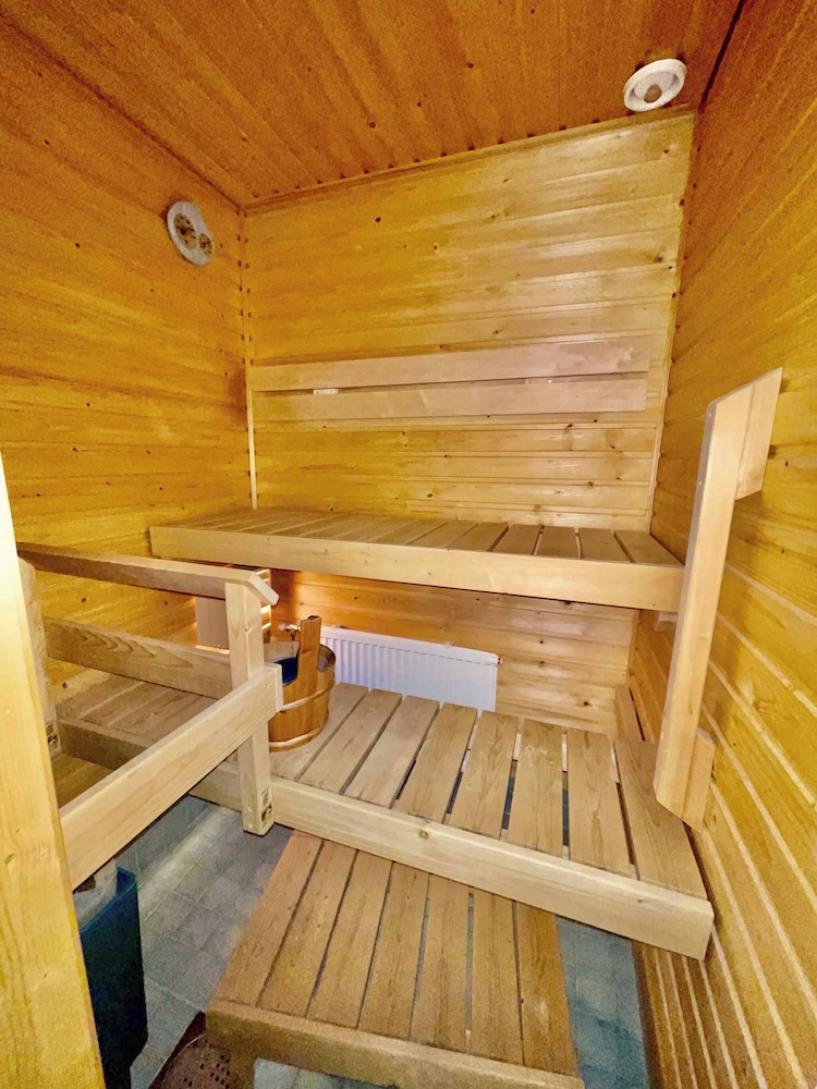 Hyggelig 2-værelses lejlighed med en privat sauna!, Billede 12