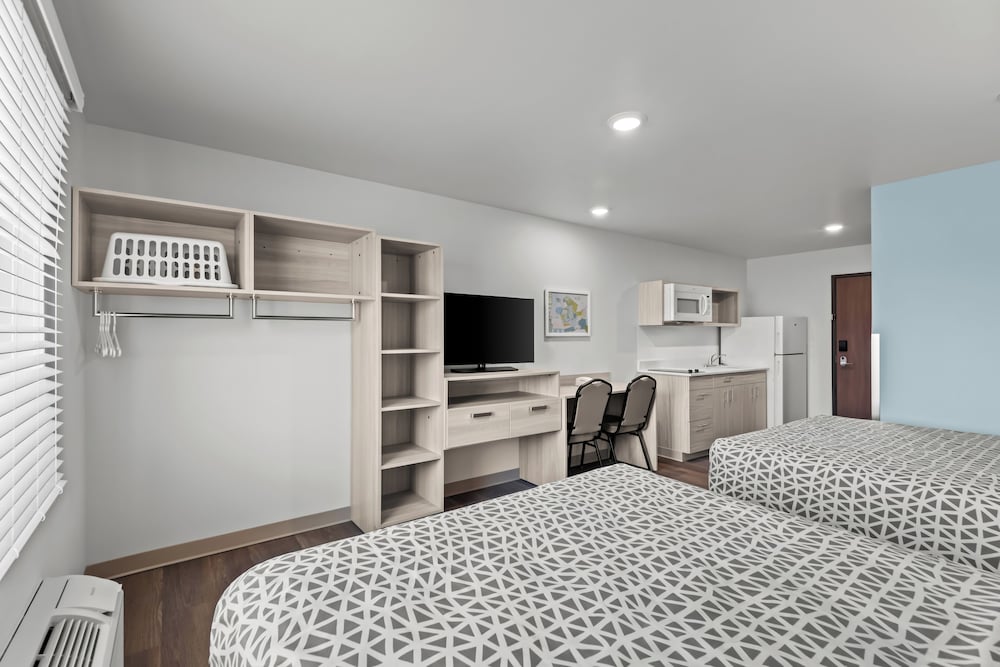 Suite, 2 Queen Beds, Non Smoking photo 2
