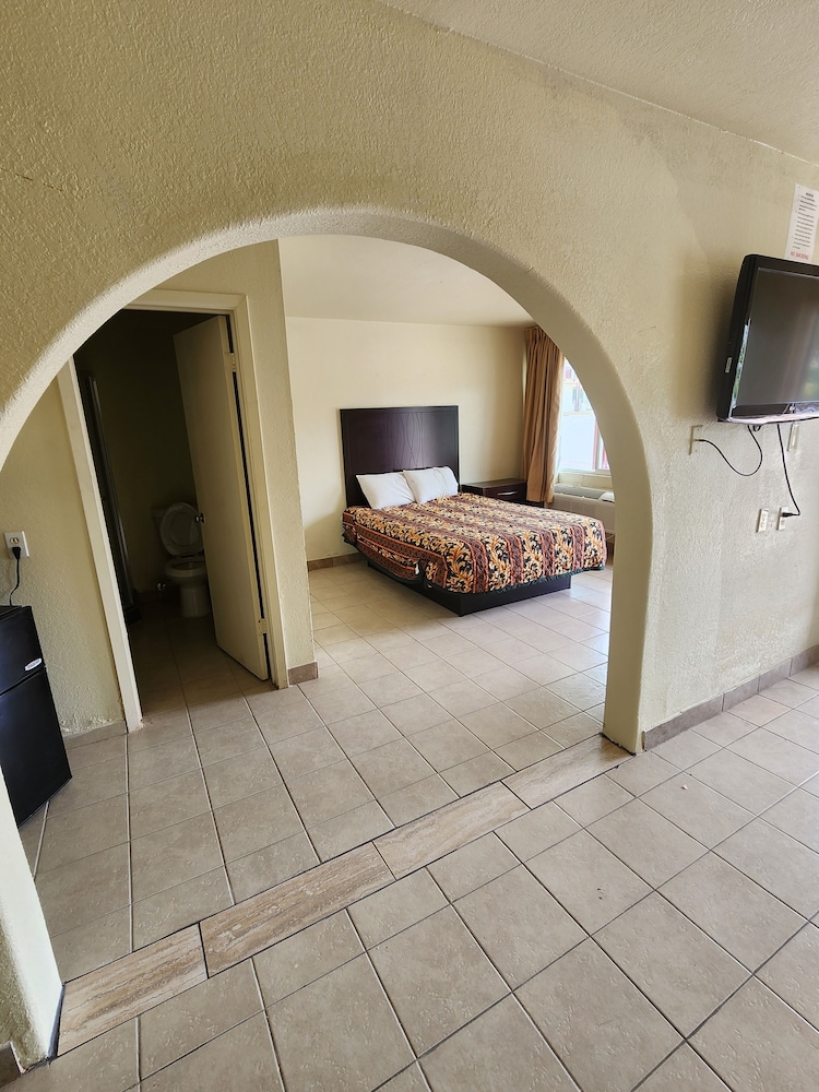 Basic Single Room photo 1