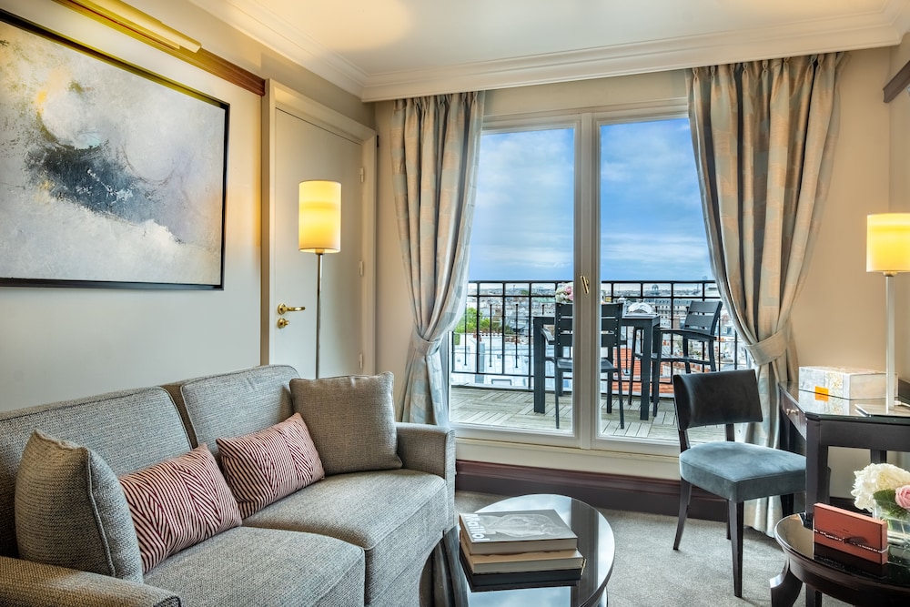 2-bedrooms Panoramic Terrace Suite thumbnail 6