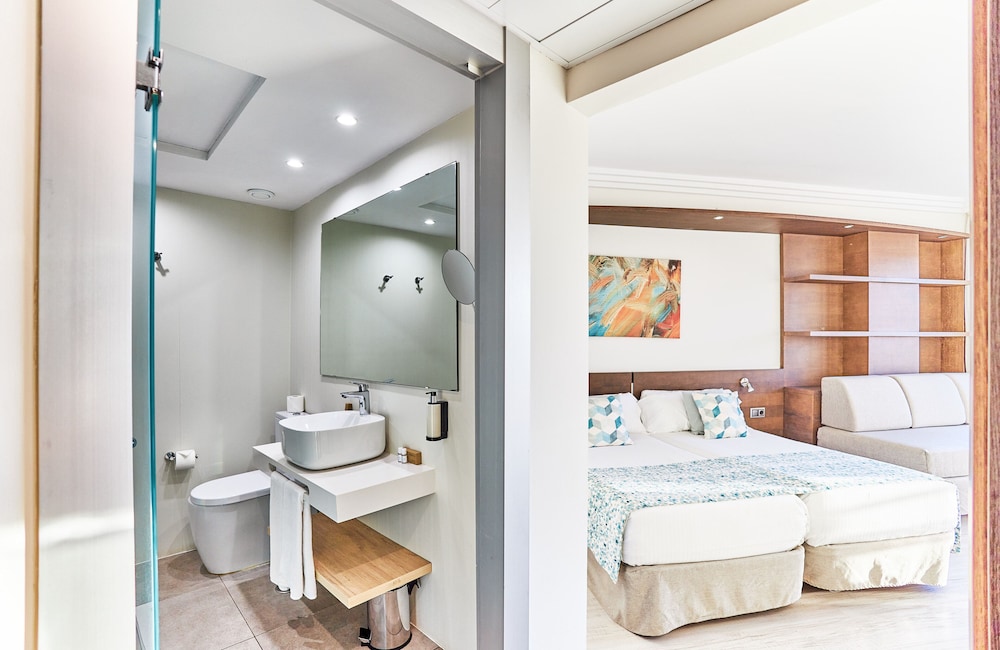 Comfort Double Room thumbnail 6