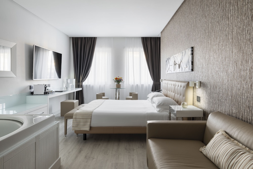 Junior Room, 1 Bedroom, Hot Tub, Tower