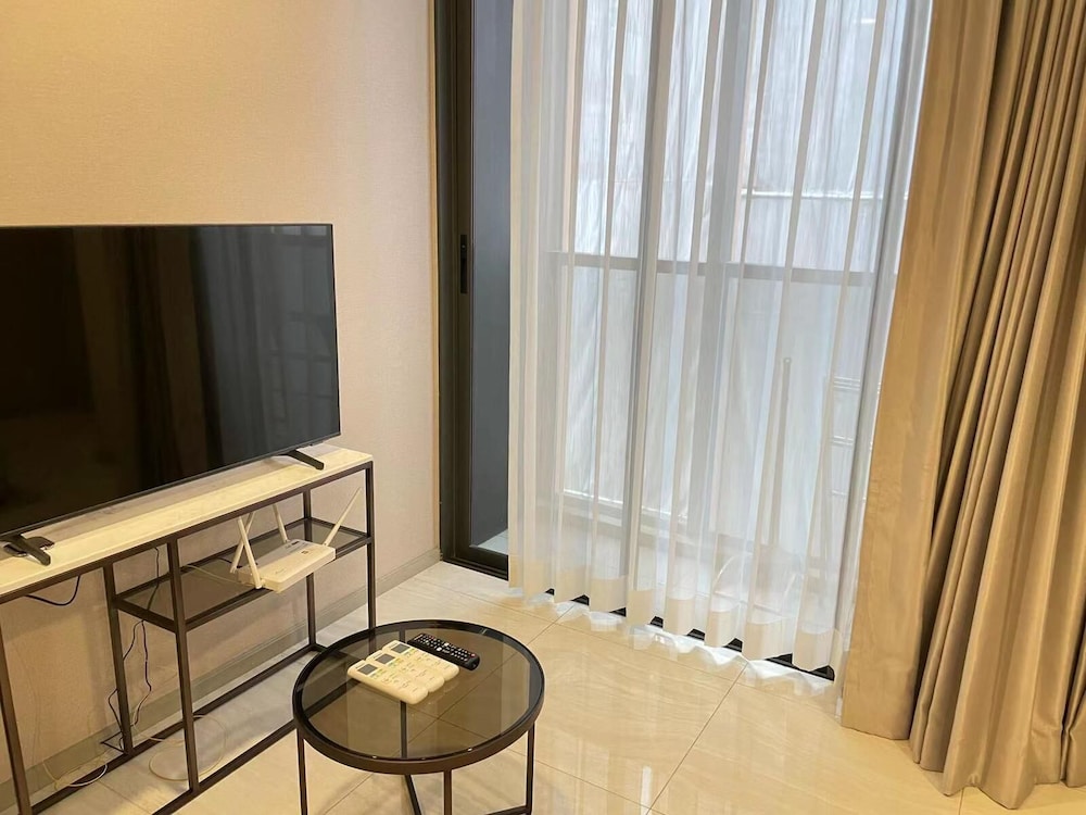 Classic Apartment, Balcony, City View photo 2