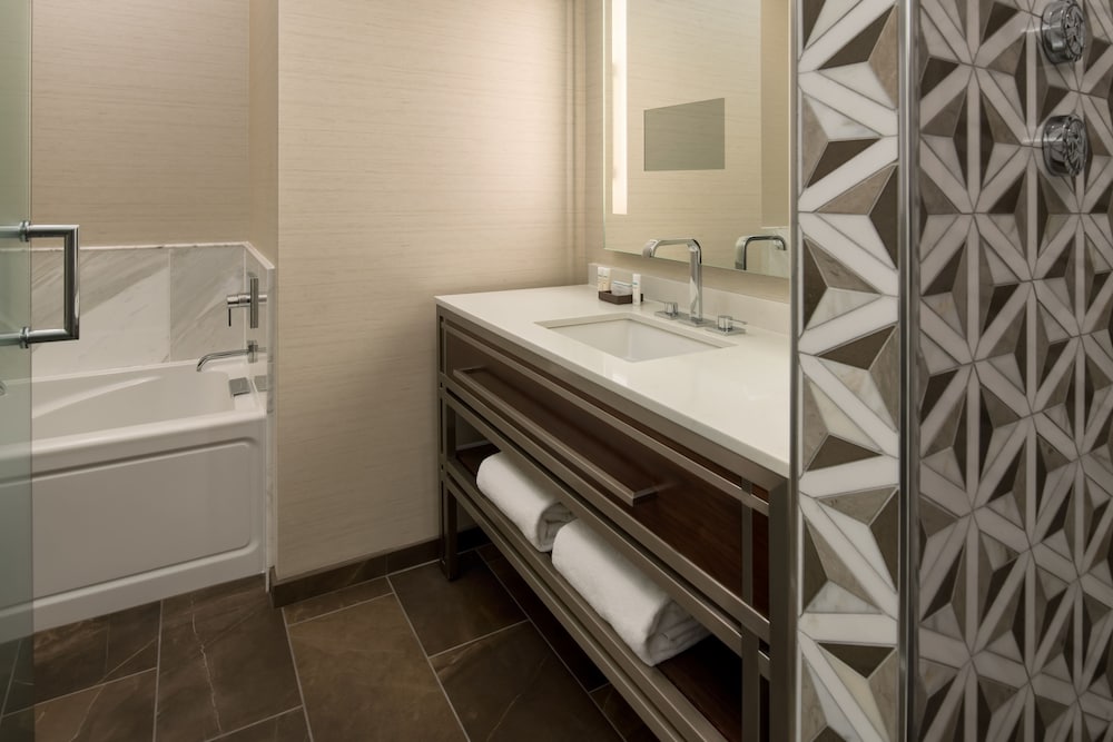 Penthouse, 2 Bedrooms (King Street)