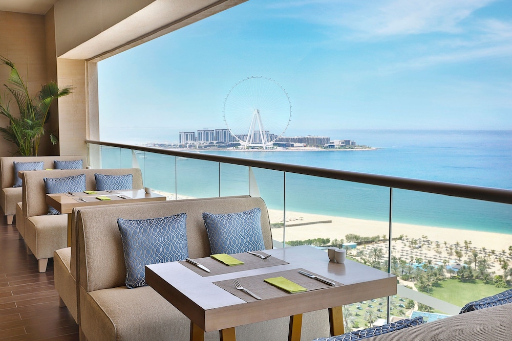 Club Oceanfront Room, 1 King, or 2 Twin/Single Bed(s), with Complimentary Access to Executive Lounge photo 3