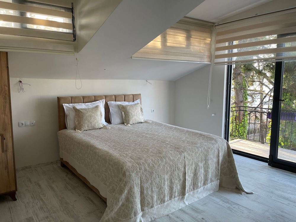 Economy Double Room photo 1