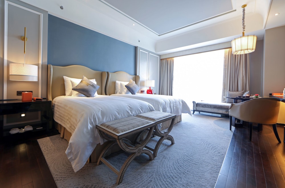 Superior Twin Room, City View photo 1