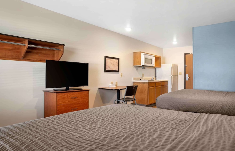 Standard Studio, 2 Double Beds, Non Smoking, Refrigerator & Microwave photo 2