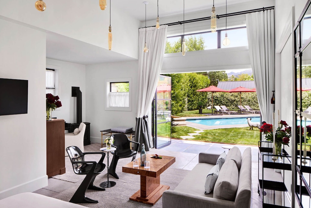 Luxury Suite, Patio, Pool View