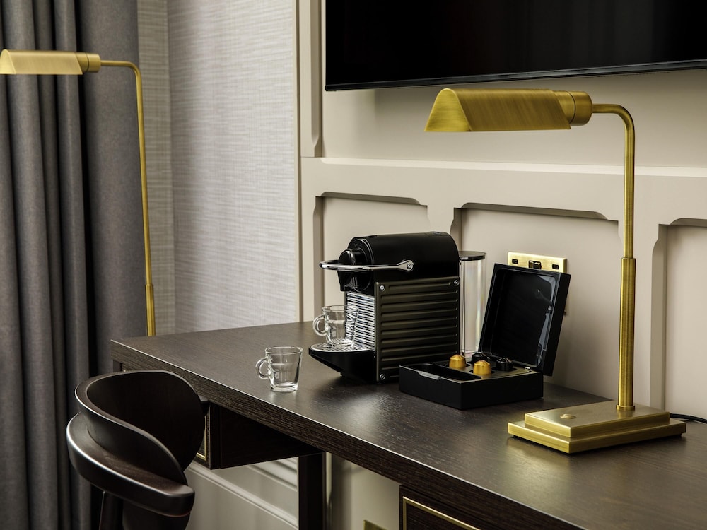 Executive Suite, 1 King Bed - Photo 2