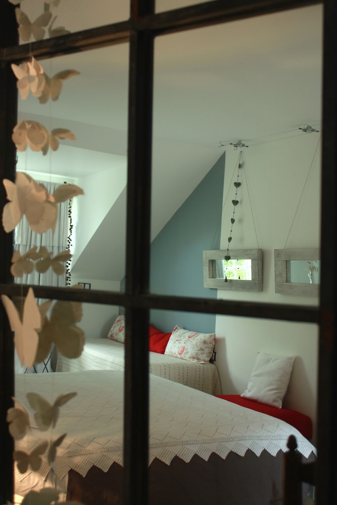 Double Room, Non Smoking (Cerise)