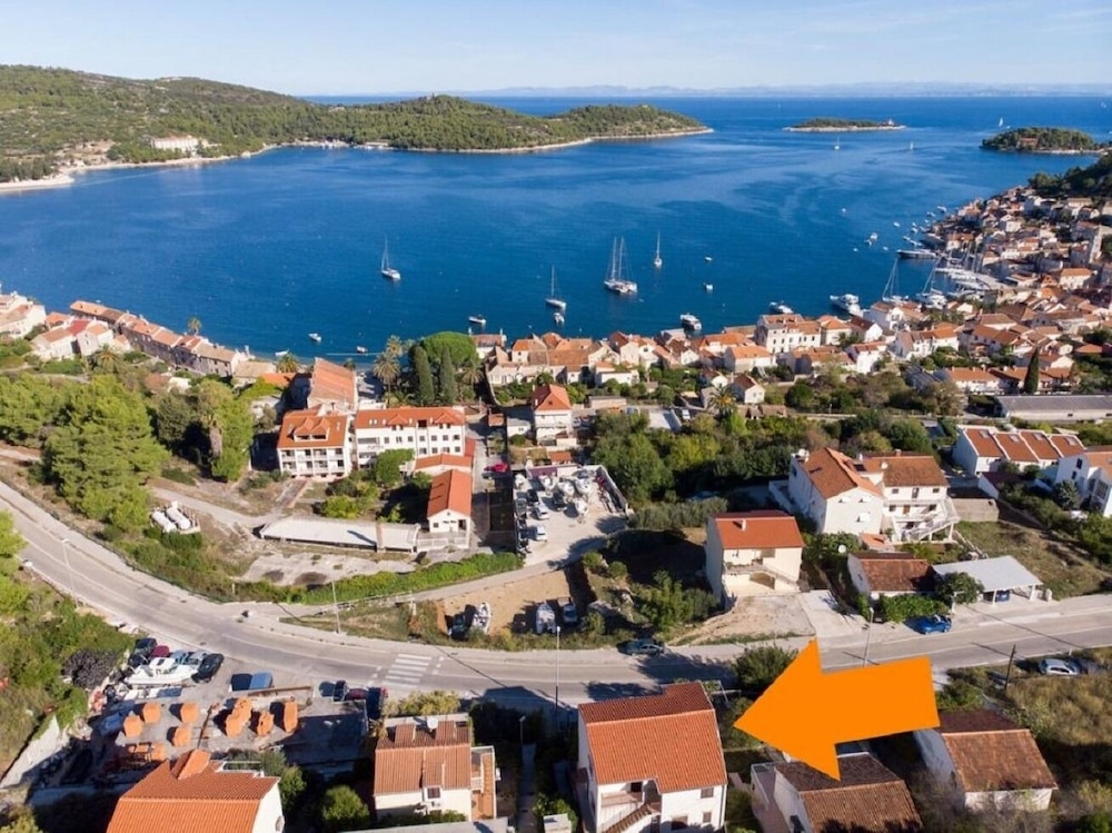 Apartment (Jakša - close to the sea & free park)