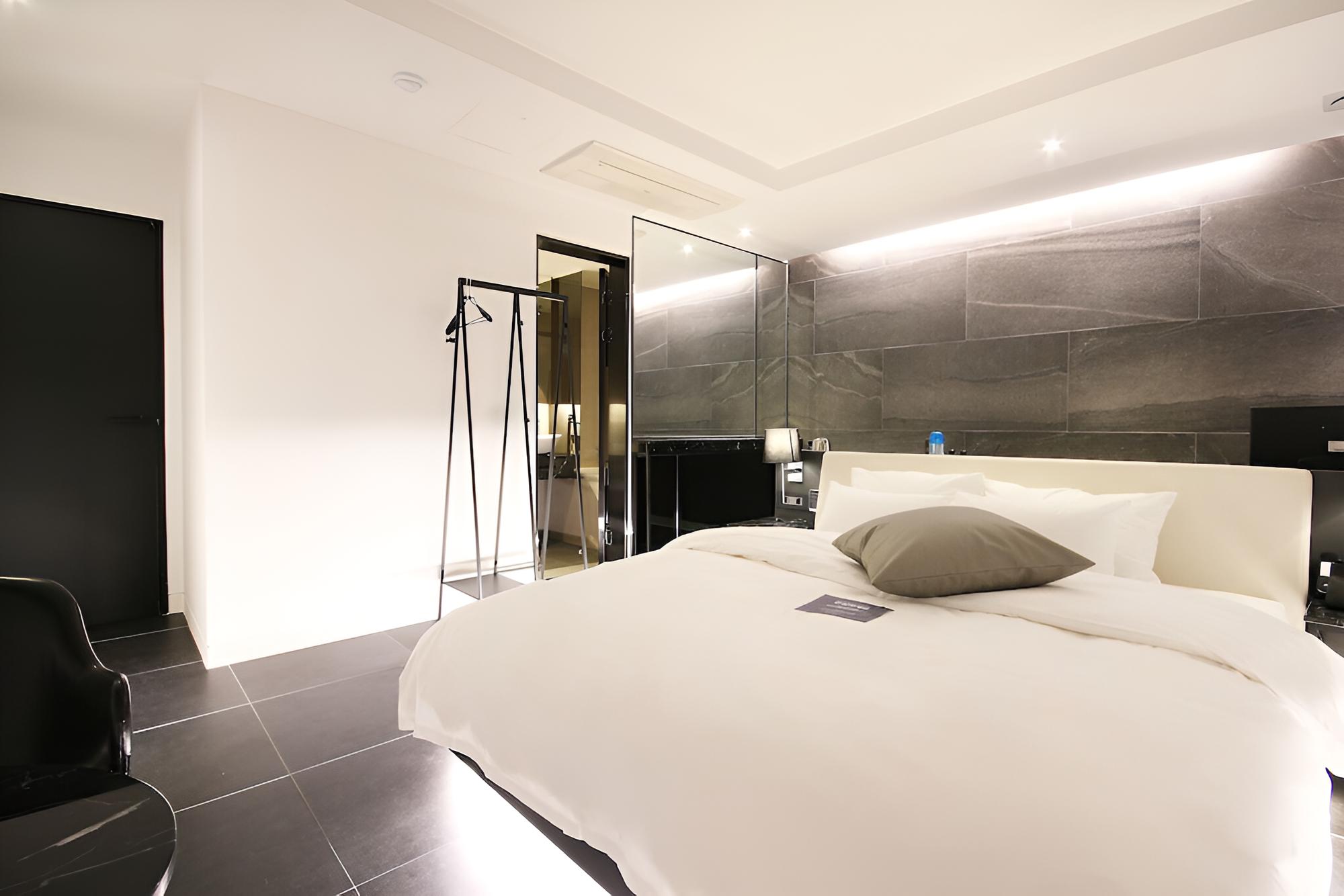 Room (Suite (Styler Jetted Spatub)(OTT King) - Photo 3