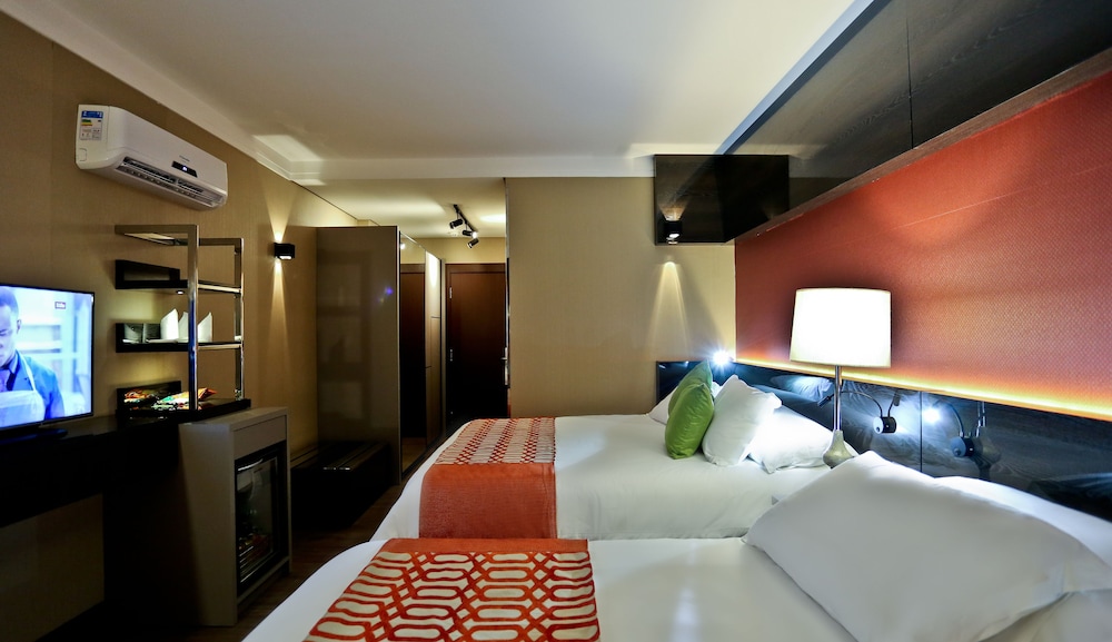 Deluxe Quadruple Room, 2 Double Beds - Photo 3