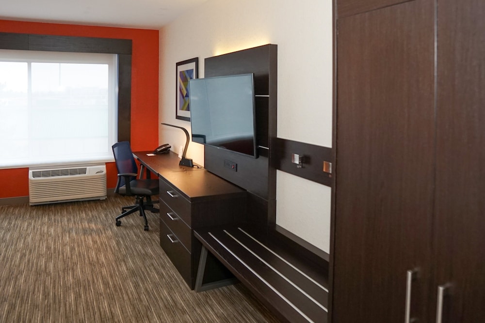 Suite, Multiple Beds, Accessible photo 2