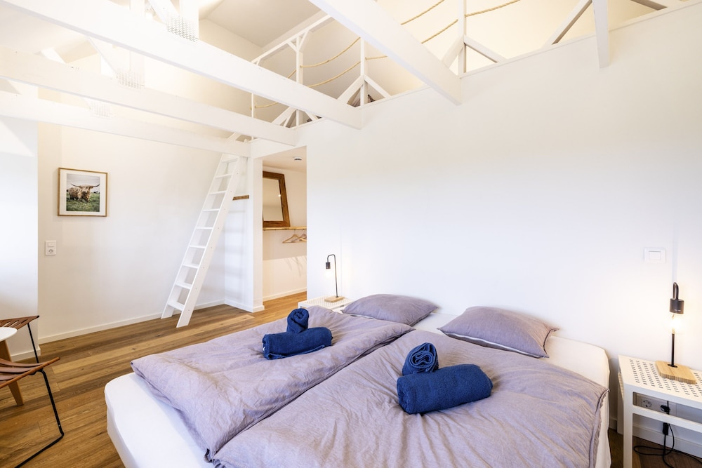 Quadruple Room, Non Smoking, Lake View photo 3