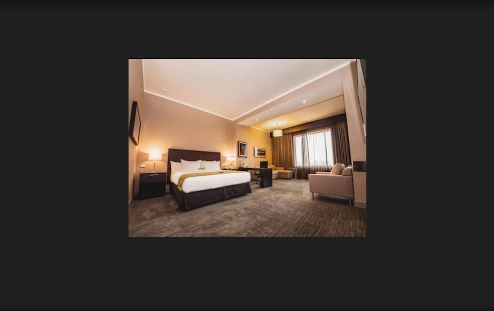 Deluxe Room, 1 King Bed, Accessible, Non Smoking photo 2