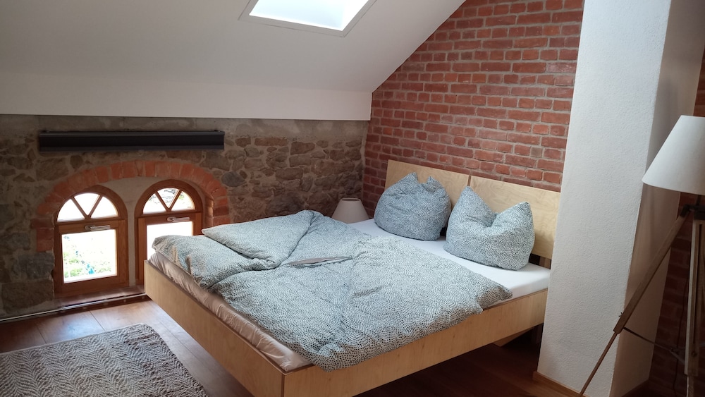 HexenburgbeiDresden Maisonette 2 Etagen 4 Schlafzi. Kamin Terrasse Faßsauna, Nähe Sächsische Schweiz photo 2