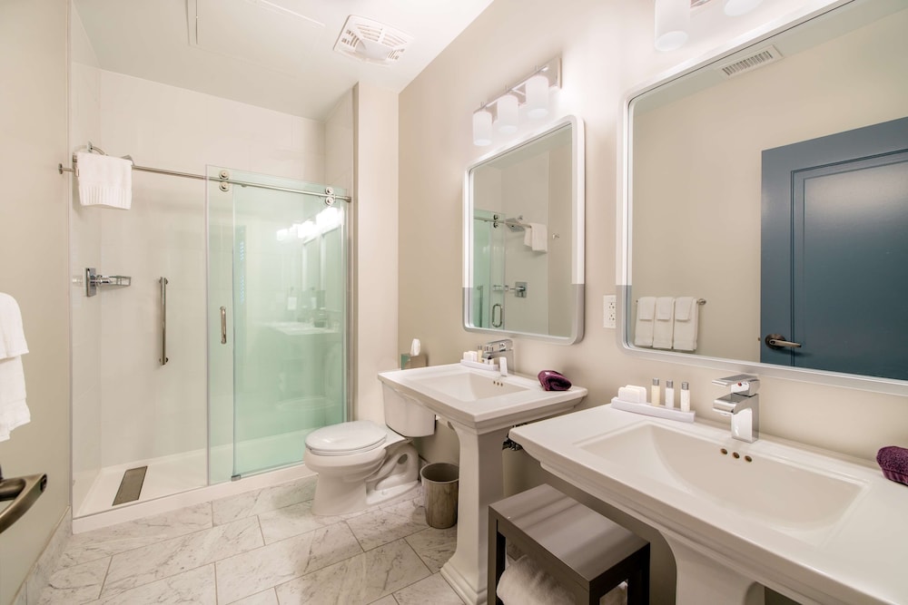 Suite, 2 Bedrooms (Penthouse) - Photo 6