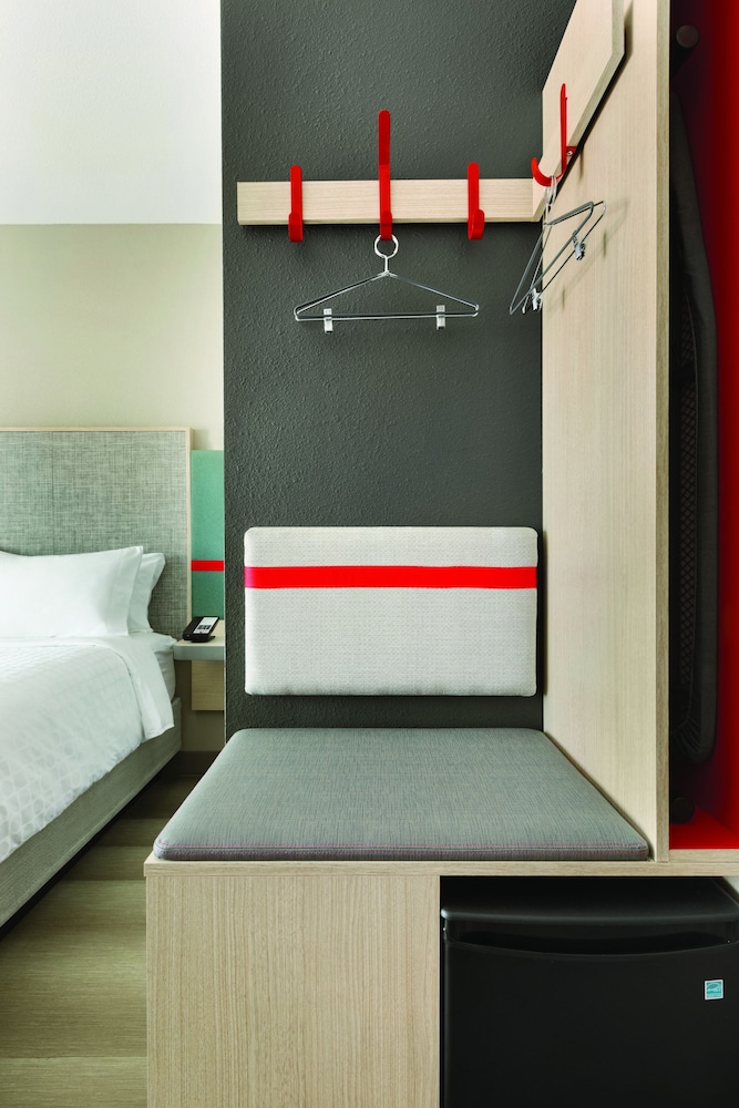 Standard Room, 1 King Bed, Accessible (Communications, Transfer Shower) - Photo 2