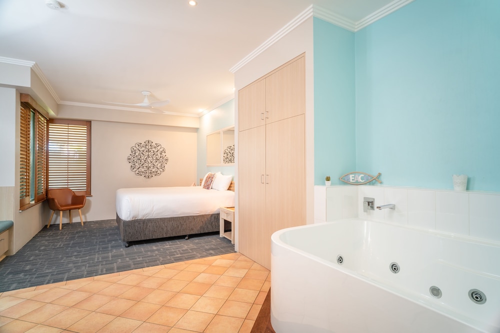 King Spa Suite photo 3