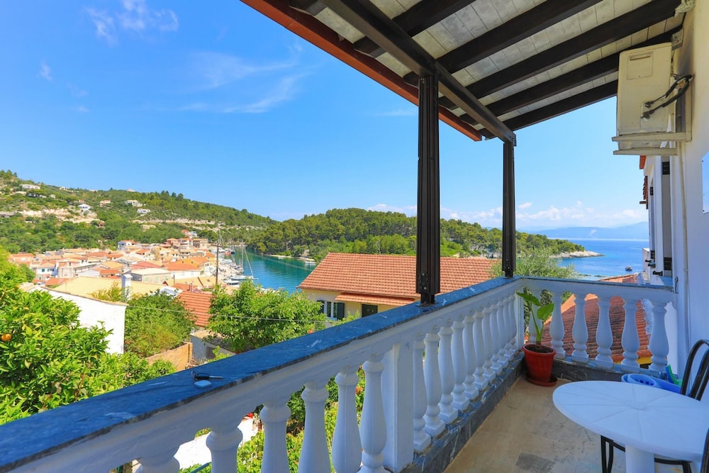 Faros Dio Gaios Studio sea Views Private Sun-loungers, Kuva 4