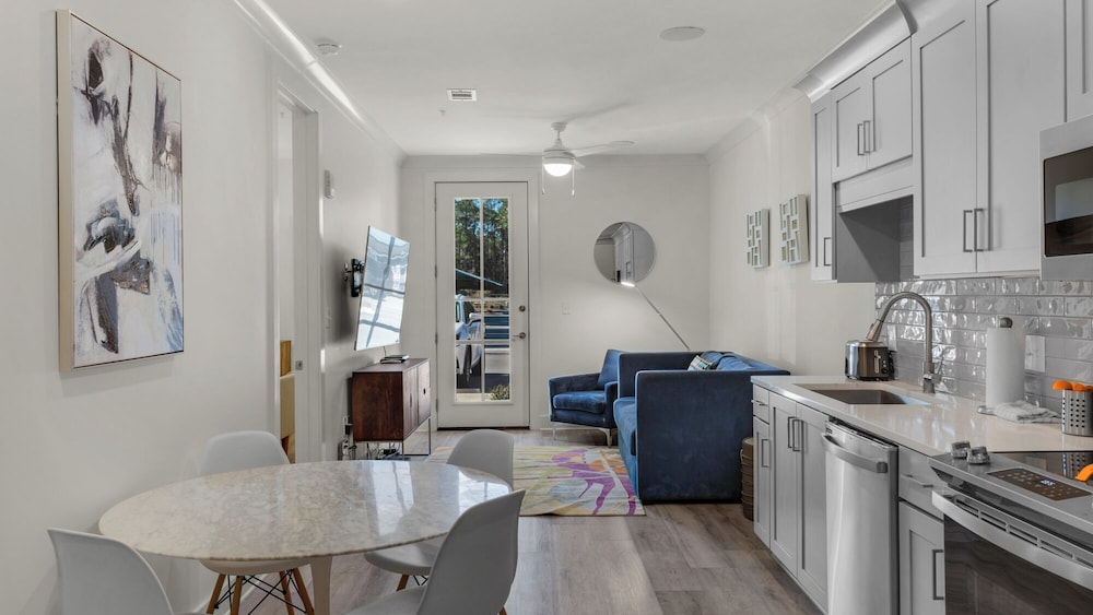 Condo, 1 Queen Bed with Sofa bed, Patio (Pinewood30A 318)