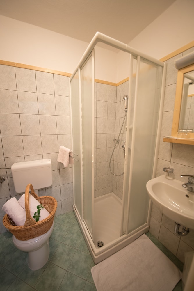 Double Room, 2 Twin Beds photo 2