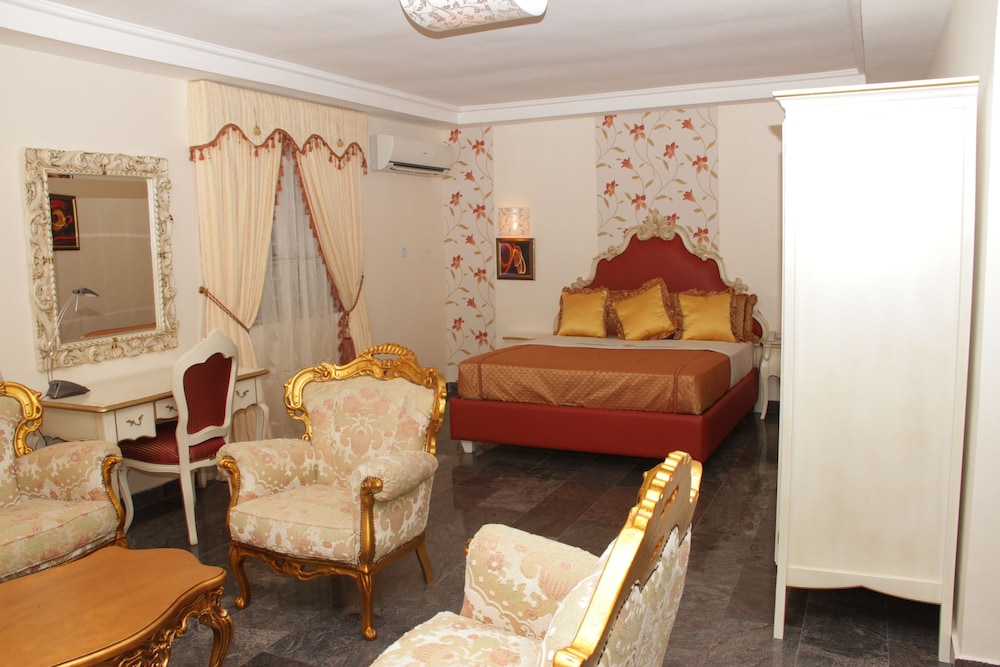 Presidential Room, 1 King Bed, Non Smoking photo 1