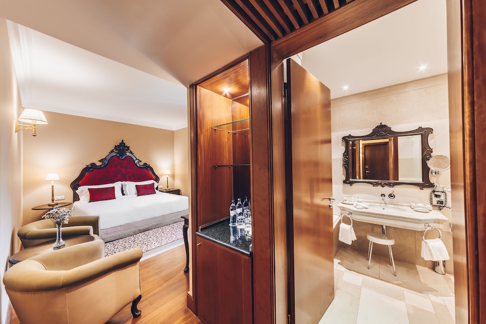 Deluxe Room (Convent) - Photo 2