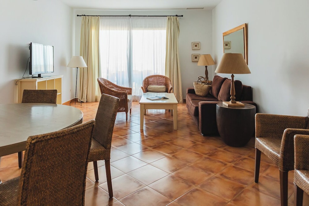 Apartment, 2 Bedrooms (2 Adults) - Photo 23