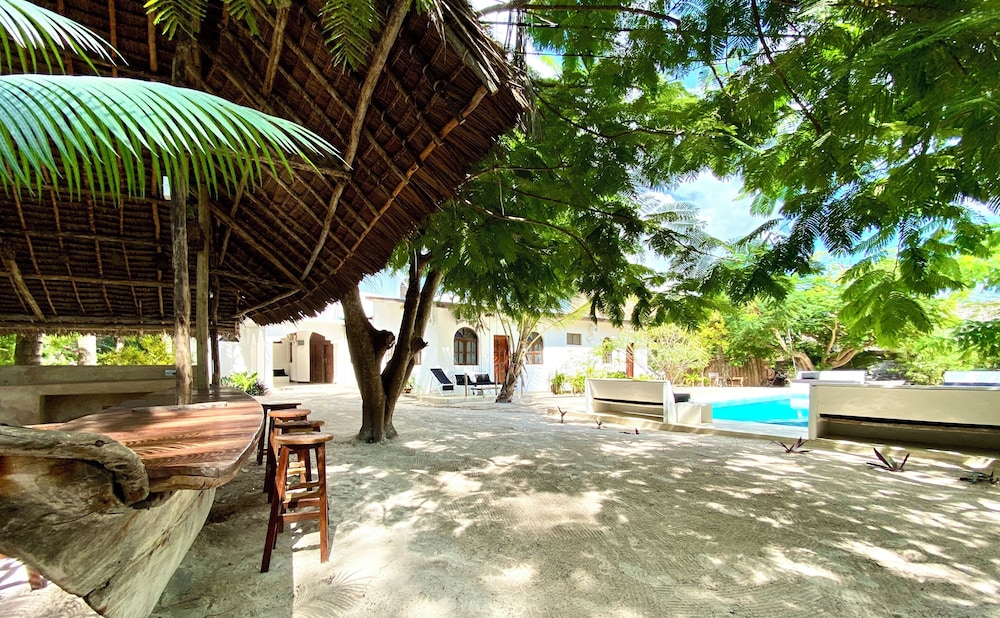 Deluxe Triple Room, Non Smoking, Private Bathroom (Villa with Pool) photo 2