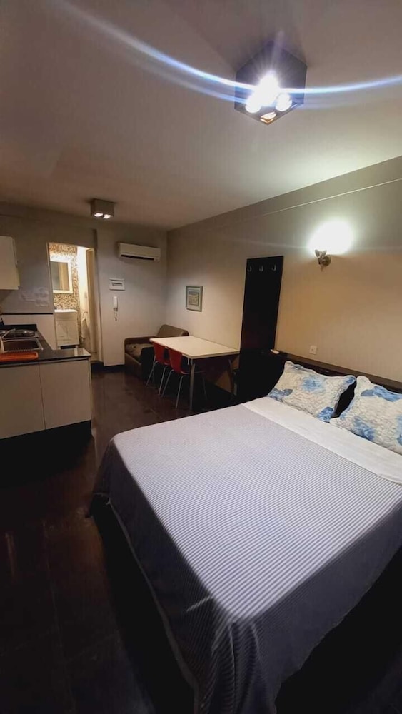 Basic Studio, 1 Queen Bed