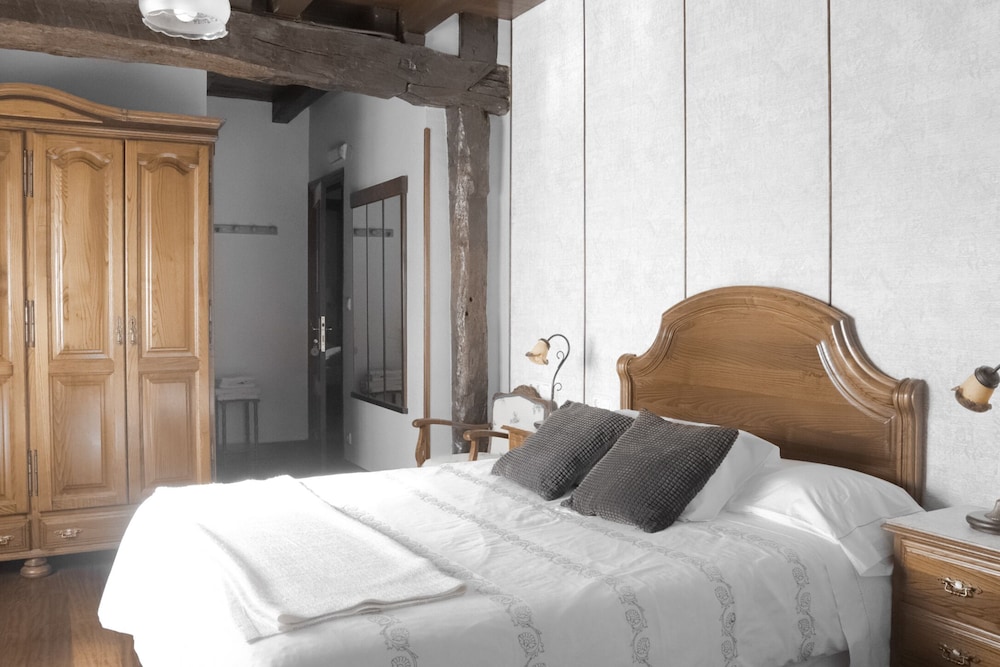 Basic Quadruple Room photo 3