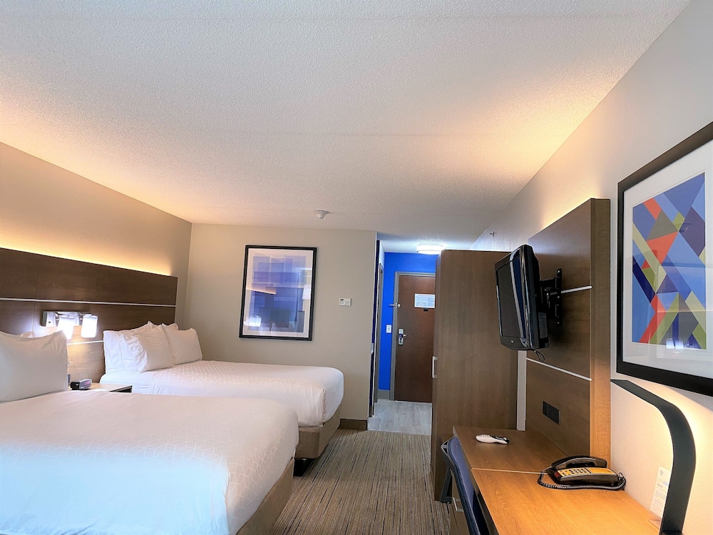Standard Room, 2 Queen Beds - Photo 1