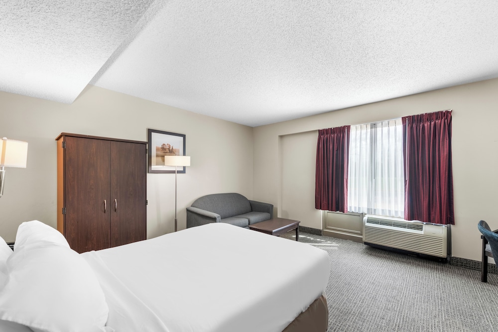 Standard Room, 1 Queen Bed with Sofa bed, Non Smoking photo 2